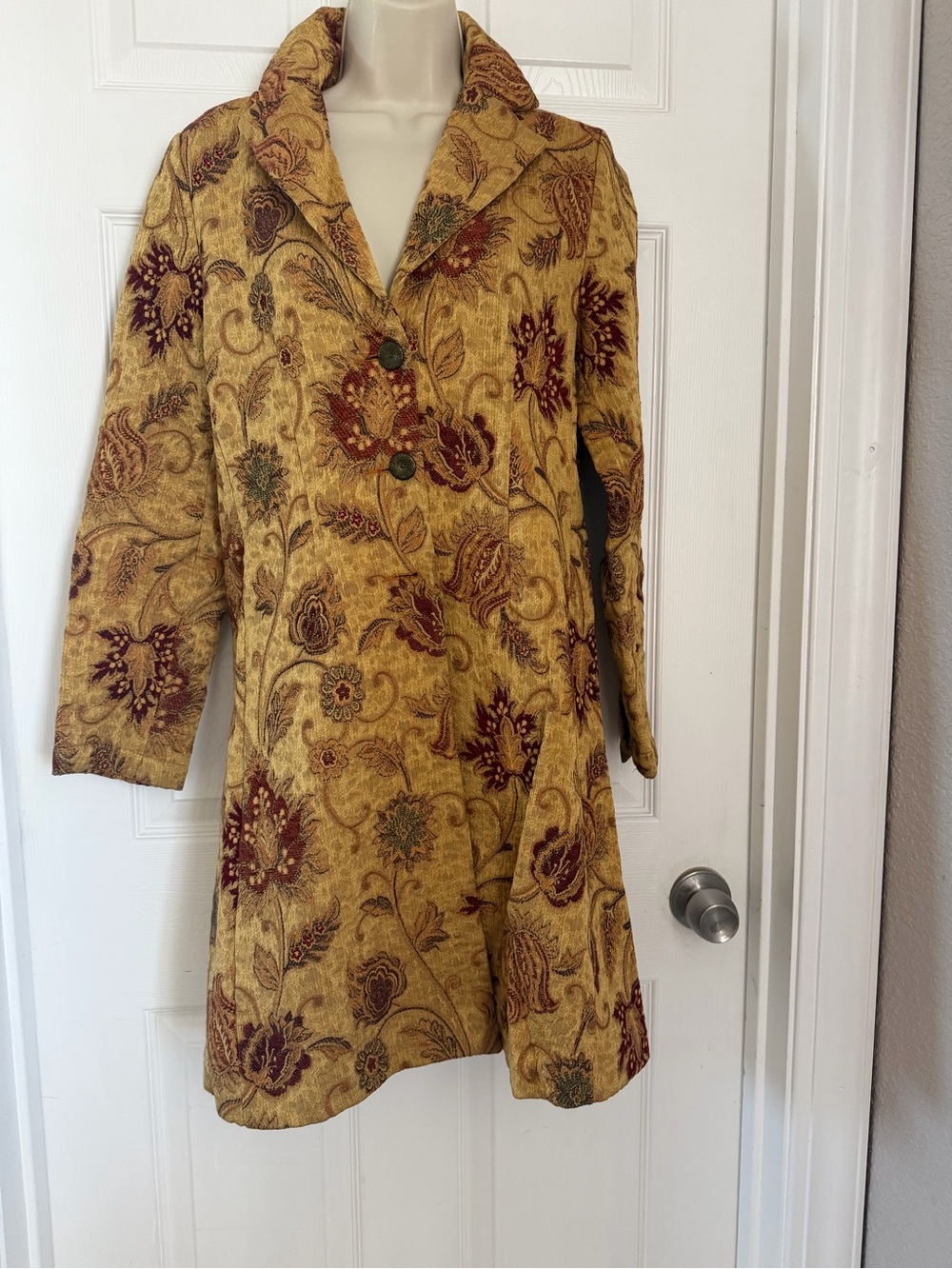 Vintage CAbi Car Coat Style 179 Floral Tapestry Brocade Jacket Size 4